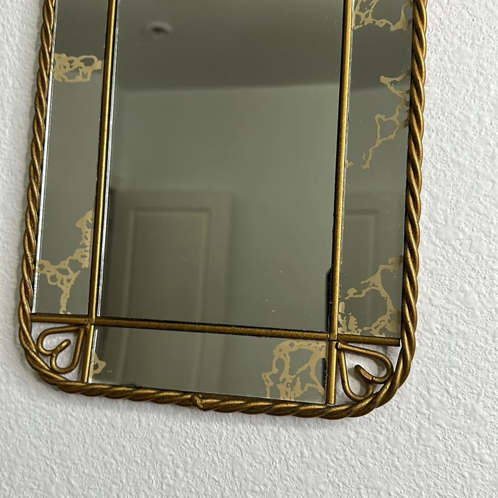 Vintage gold frames mirror